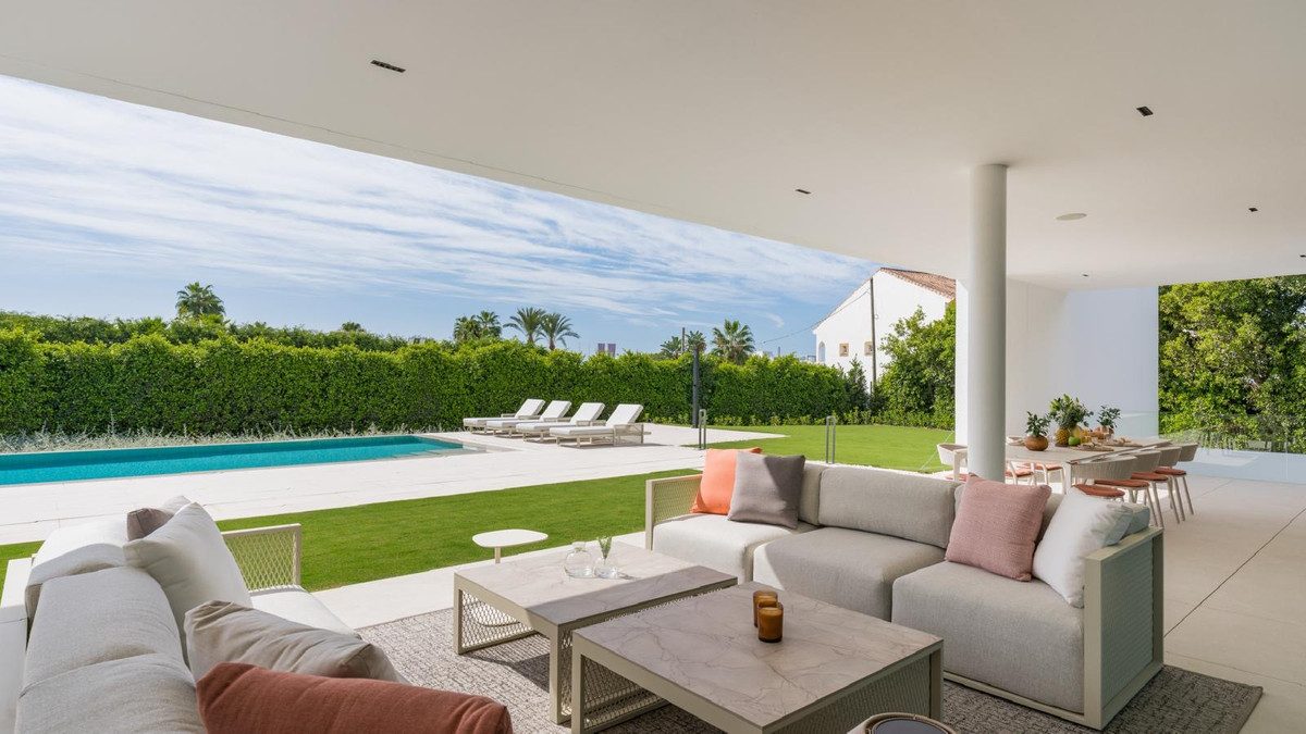Detached Villa in Marbella, Costa del Sol – 5 beds – 9500000 € - photo 4 of 46