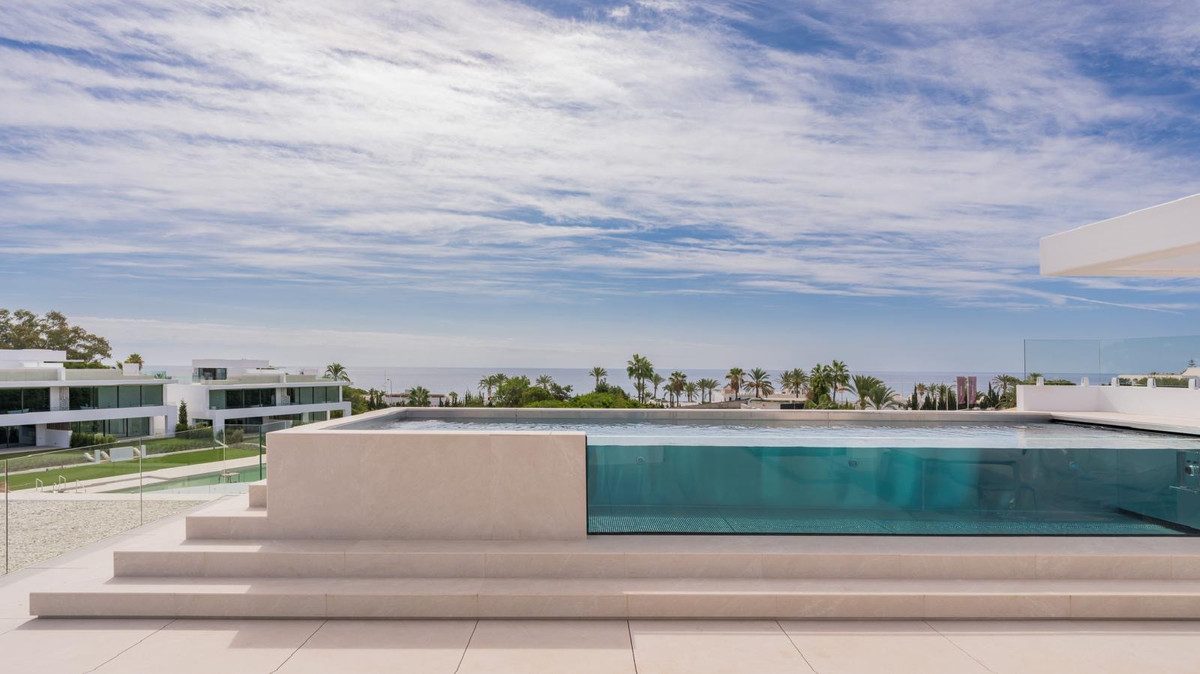 Detached Villa in Marbella, Costa del Sol – 5 beds – 9500000 € - photo 26 of 46