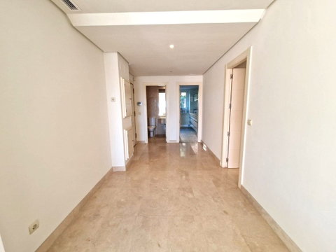 Middle Floor Apartment in Marbella, Costa del Sol – 2 beds – 585000 € - photo 9 of 40