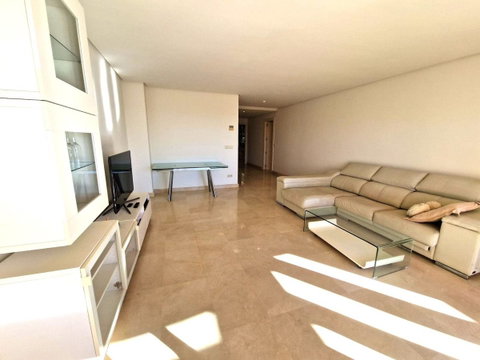 Middle Floor Apartment in Marbella, Costa del Sol – 2 beds – 585000 € - photo 15 of 40