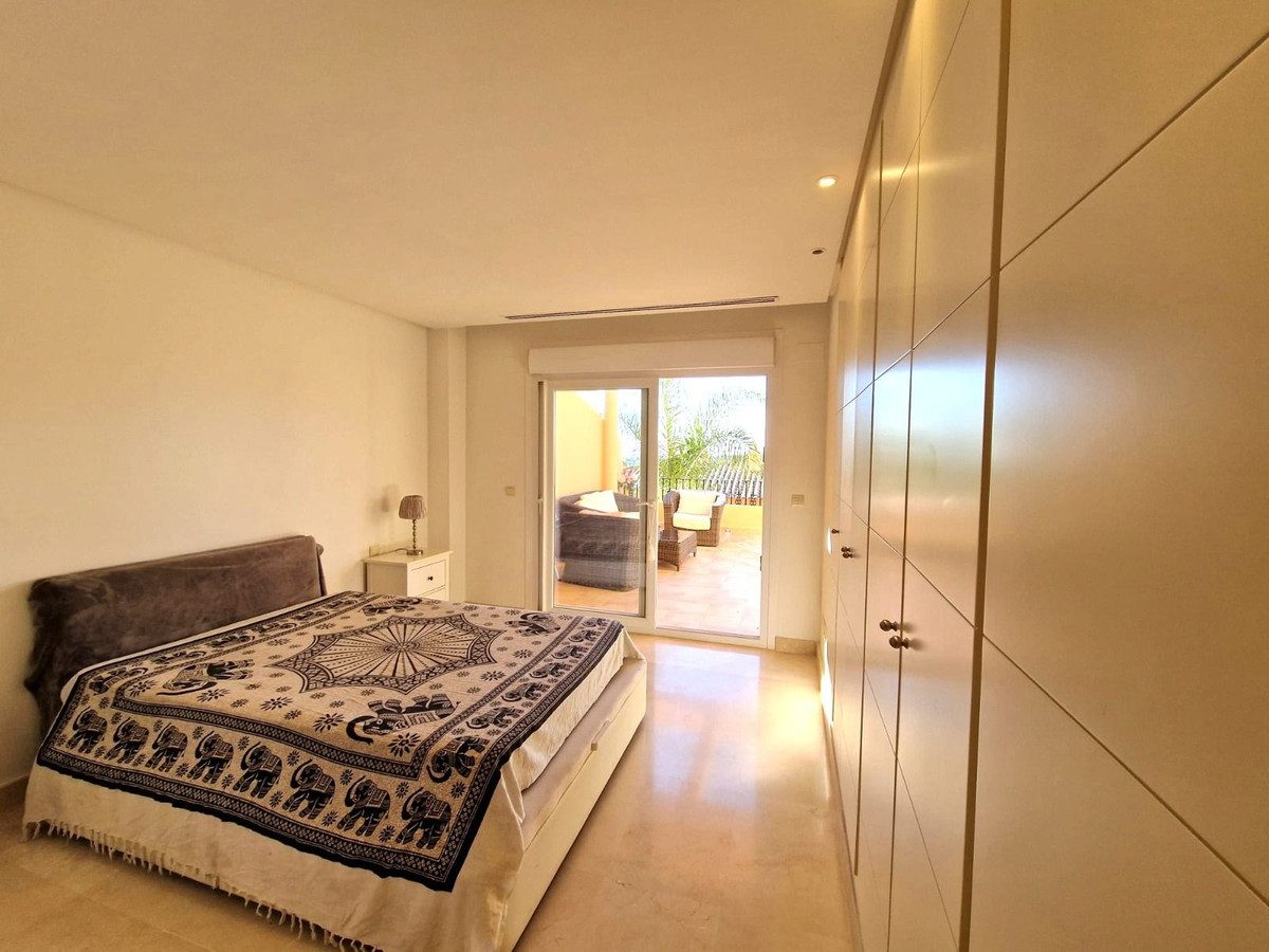 Middle Floor Apartment in Marbella, Costa del Sol – 2 beds – 585000 € - photo 21 of 40