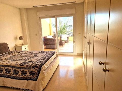 Middle Floor Apartment in Marbella, Costa del Sol – 2 beds – 585000 € - photo 22 of 40
