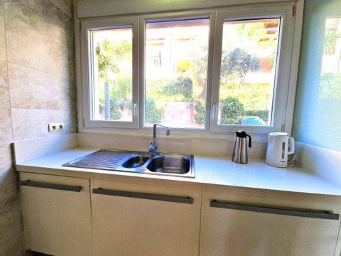 Middle Floor Apartment in Marbella, Costa del Sol – 2 beds – 585000 € - photo 24 of 40