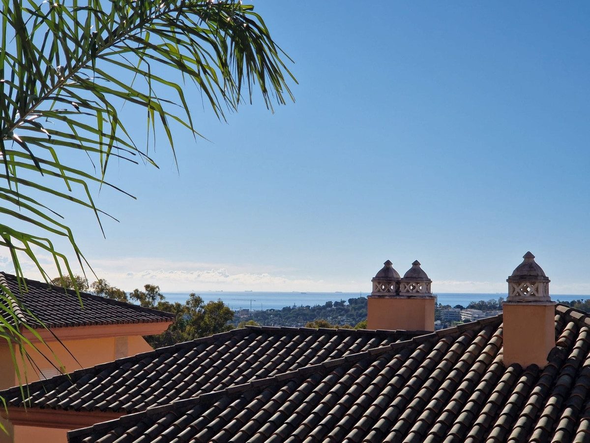 Middle Floor Apartment in Marbella, Costa del Sol – 2 beds – 585000 € - photo 25 of 40
