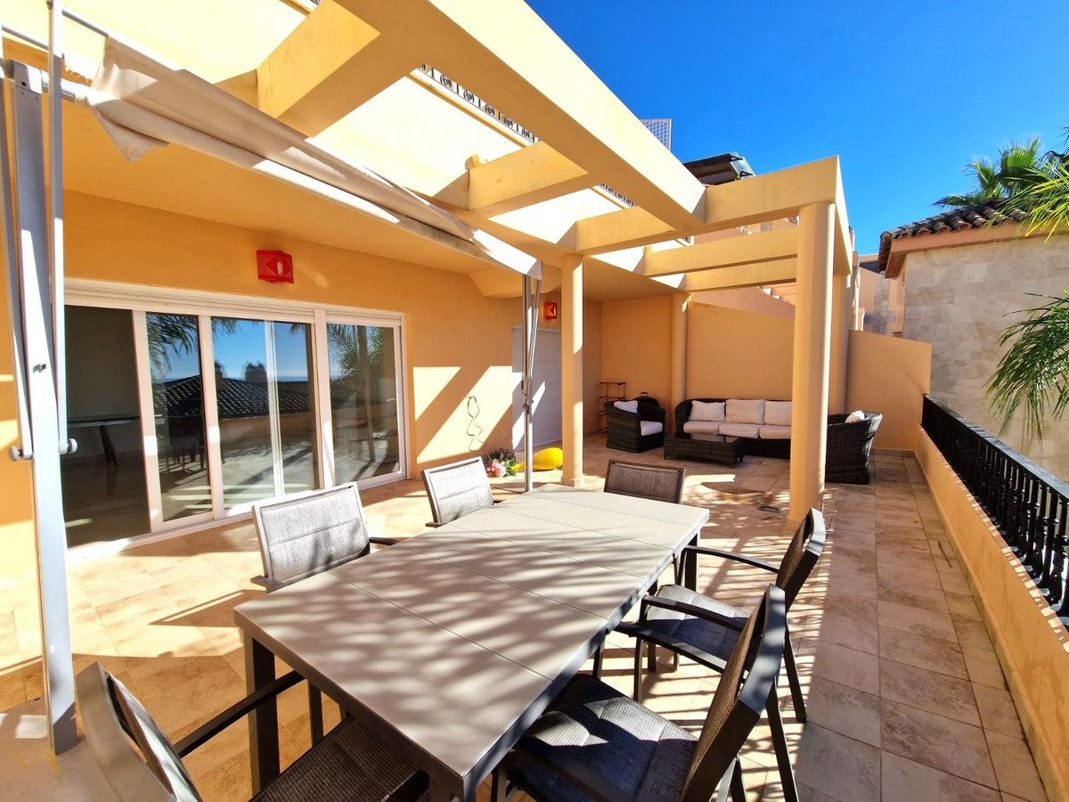 Middle Floor Apartment in Marbella, Costa del Sol – 2 beds – 585000 € - photo 31 of 40