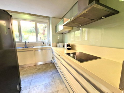 Middle Floor Apartment in Marbella, Costa del Sol – 2 beds – 585000 € - photo 32 of 40