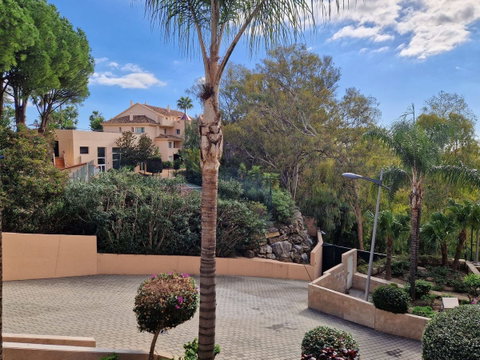 Middle Floor Apartment in Marbella, Costa del Sol – 2 beds – 585000 € - photo 38 of 40