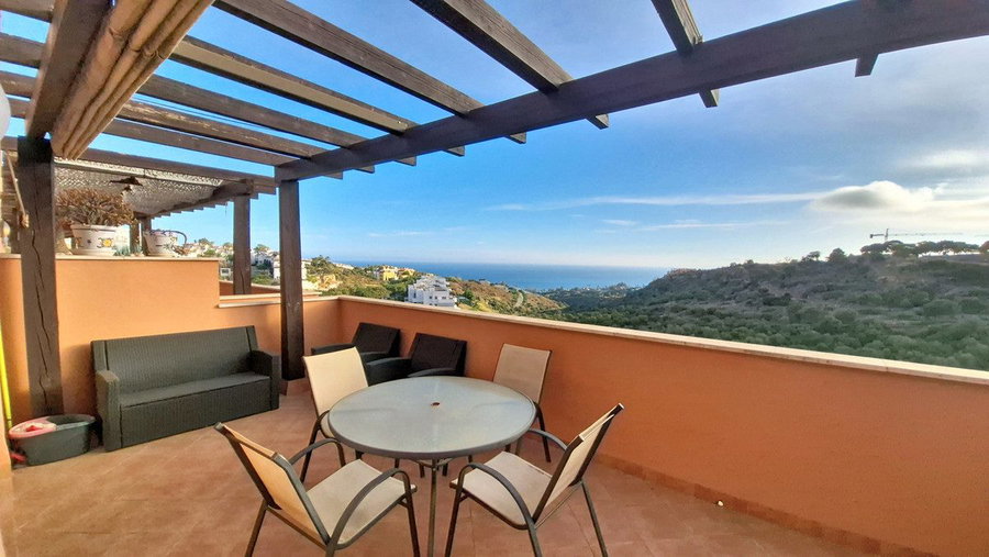 Penthouse in Manilva, Costa del Sol – 2 beds – 299000 € - photo 1 of 52