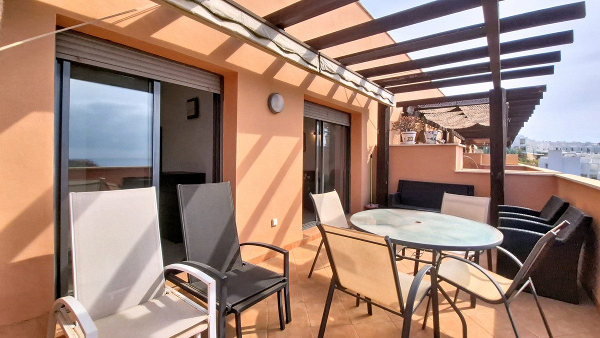 Penthouse in Manilva, Costa del Sol – 2 beds – 299000 € - photo 2 of 52