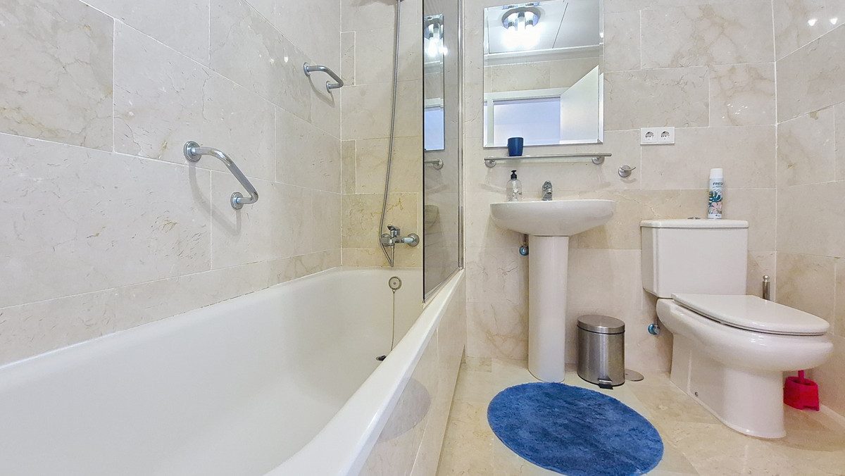 Penthouse in Manilva, Costa del Sol – 2 beds – 299000 € - photo 30 of 52