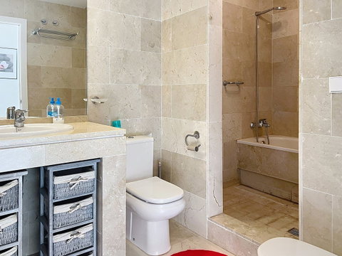 Penthouse in Manilva, Costa del Sol – 2 beds – 299000 € - photo 36 of 52