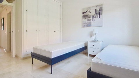 Penthouse in Manilva, Costa del Sol – 2 beds – 299000 € - photo 38 of 52