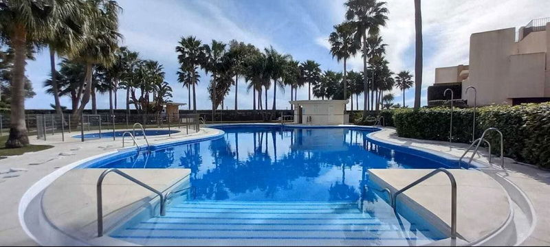 Middle Floor Apartment in Estepona, Costa del Sol – 2 beds – 570000 €