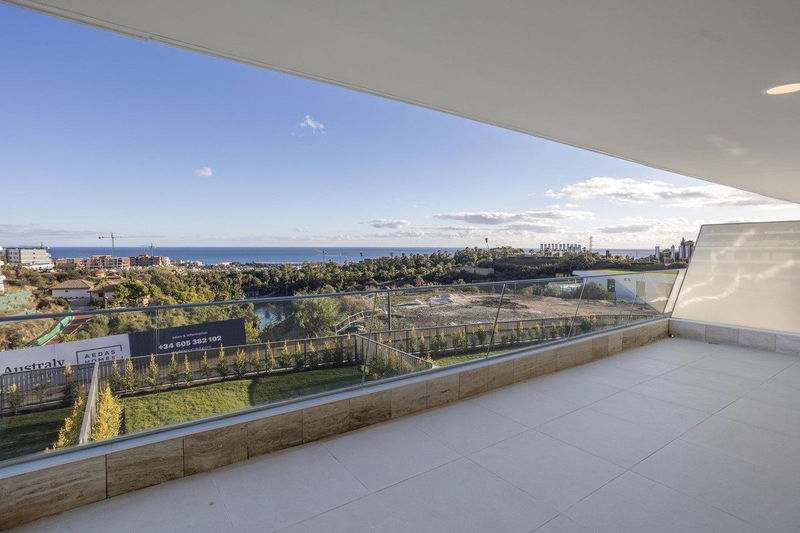 Middle Floor Apartment in Estepona, Costa del Sol – 2 beds – 795000 €