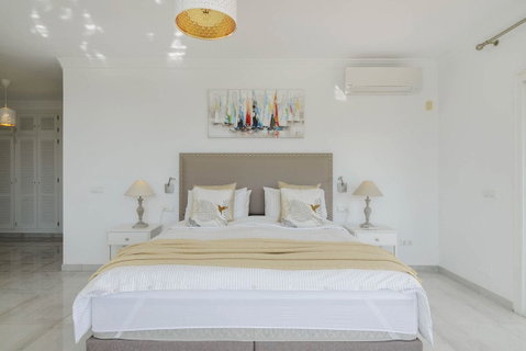 Detached Villa in Mijas, Costa del Sol – 4 beds – 1175000 € - photo 6 of 33
