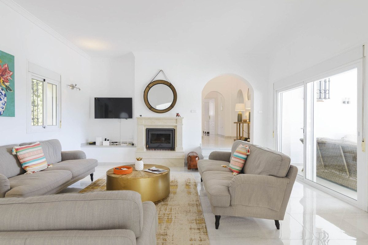 Detached Villa in Mijas, Costa del Sol – 4 beds – 1175000 € - photo 11 of 33