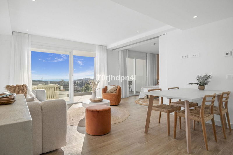 Middle Floor Apartment in Estepona, Costa del Sol – 2 beds – 520000 €