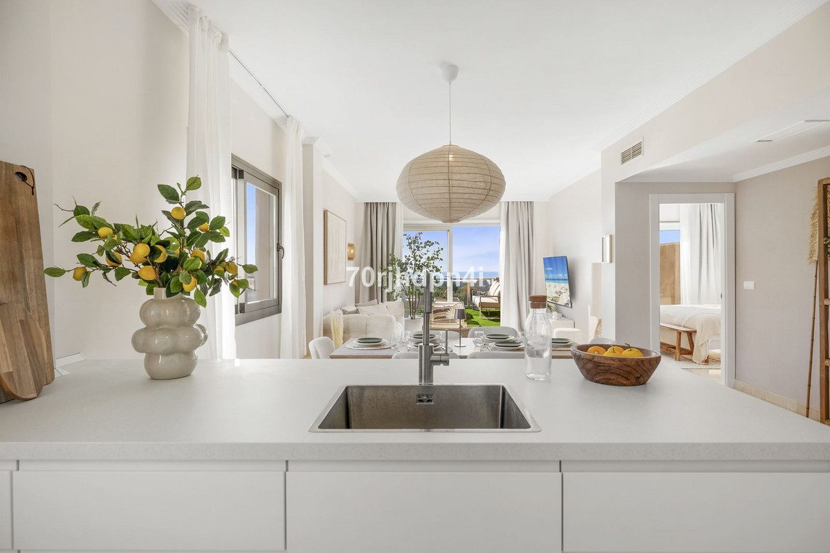 Penthouse in Estepona, Costa del Sol – 3 beds – 650000 € - photo 6 of 36