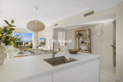Penthouse in Estepona, Costa del Sol – 3 beds – 650000 € - photo 7 of 36