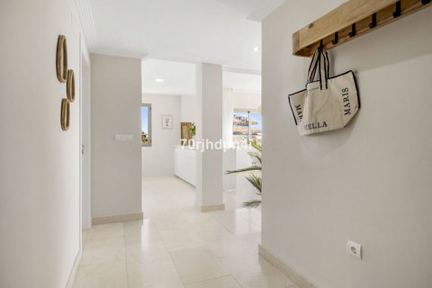 Penthouse in Estepona, Costa del Sol – 3 beds – 650000 € - photo 9 of 36