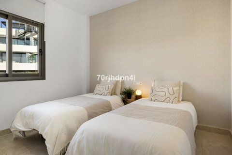 Penthouse in Estepona, Costa del Sol – 3 beds – 650000 € - photo 24 of 36