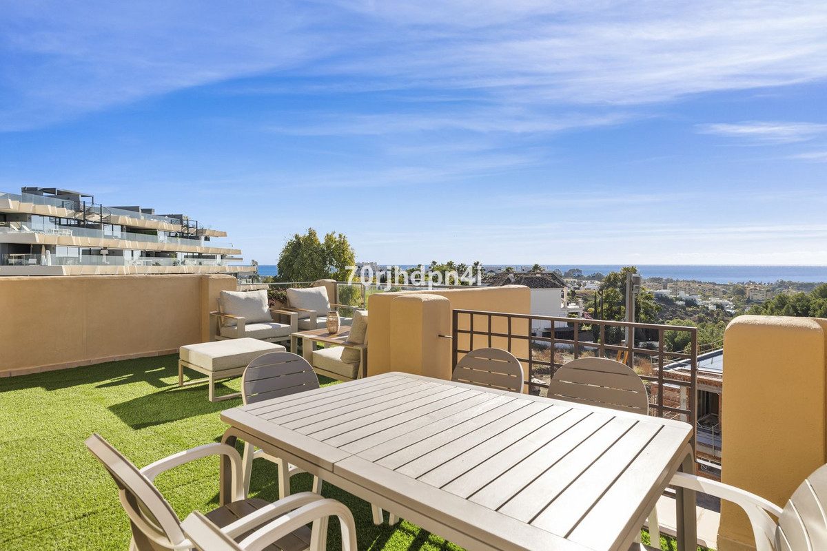 Penthouse in Estepona, Costa del Sol – 3 beds – 650000 € - photo 25 of 36