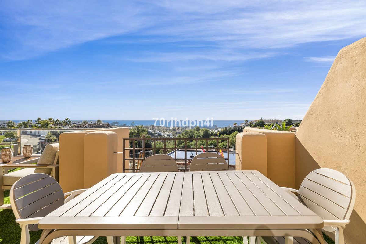 Penthouse in Estepona, Costa del Sol – 3 beds – 650000 € - photo 26 of 36