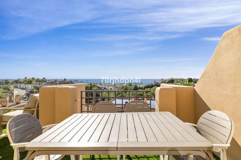 Penthouse in Estepona, Costa del Sol – 3 beds – 650000 € - photo 26 of 36