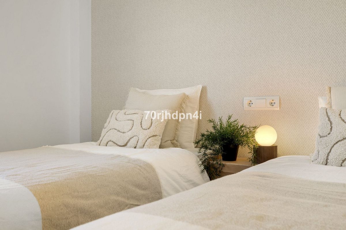 Penthouse in Estepona, Costa del Sol – 3 beds – 650000 € - photo 27 of 36
