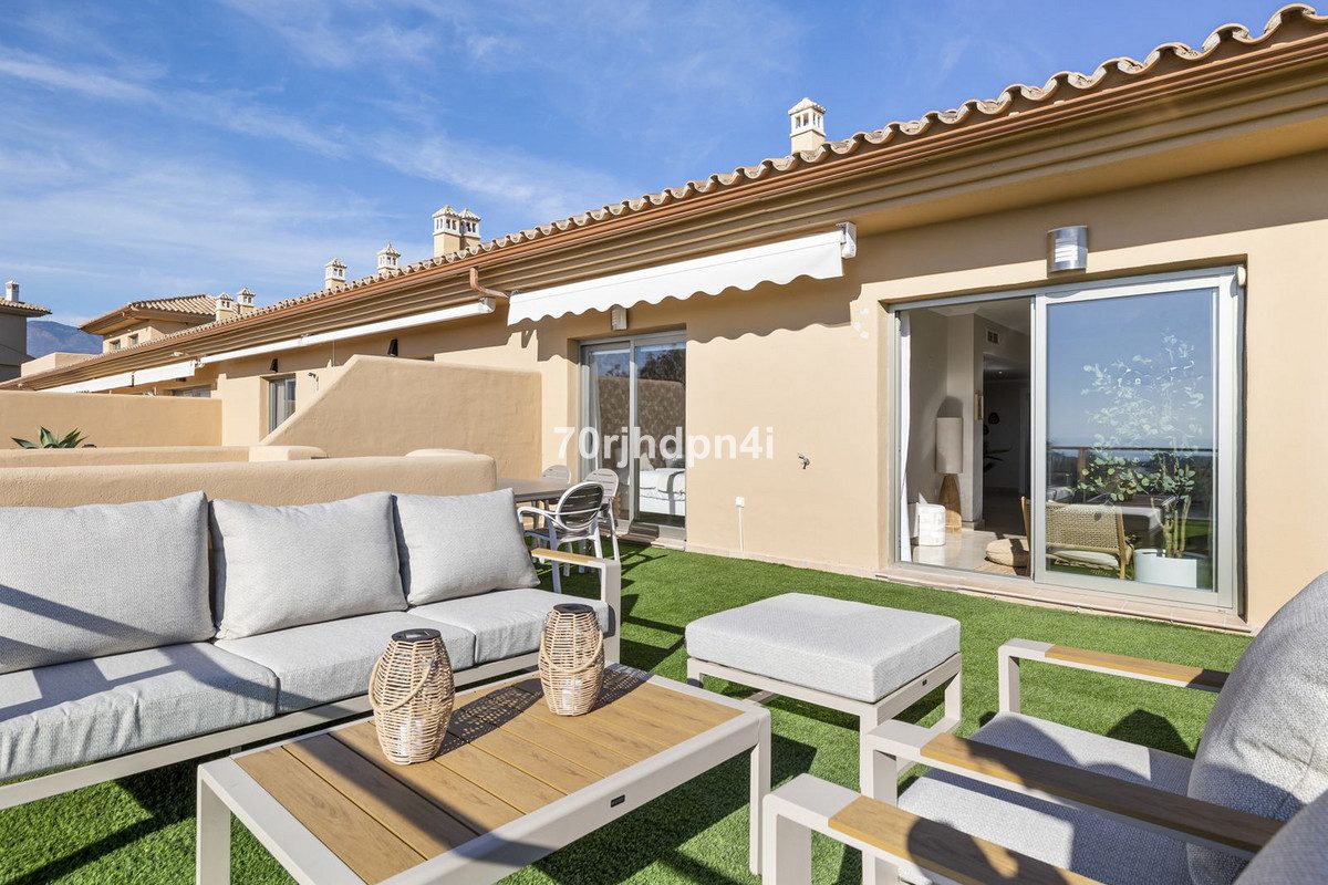 Penthouse in Estepona, Costa del Sol – 3 beds – 650000 € - photo 31 of 36