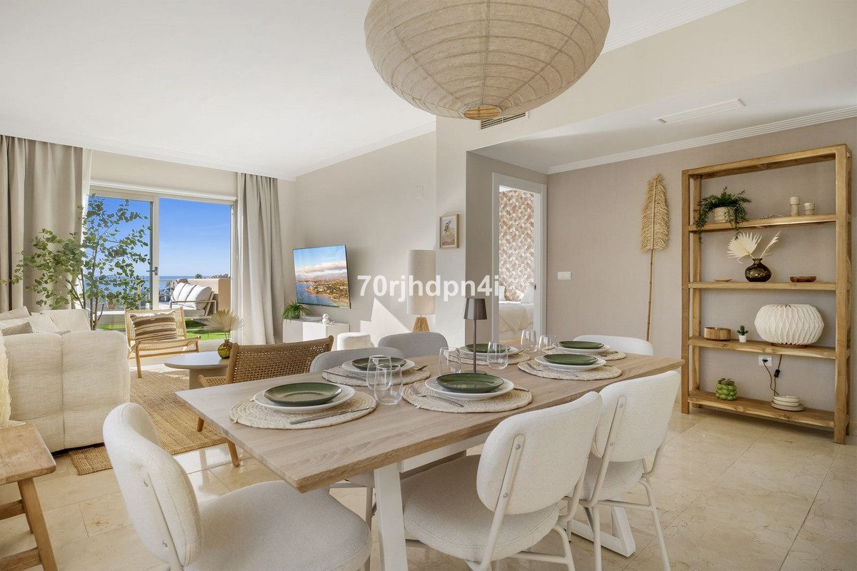 Penthouse in Estepona, Costa del Sol – 3 beds – 650000 € - photo 32 of 36