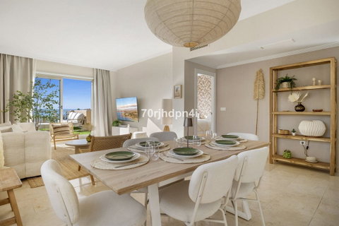 Penthouse in Estepona, Costa del Sol – 3 beds – 650000 € - photo 32 of 36