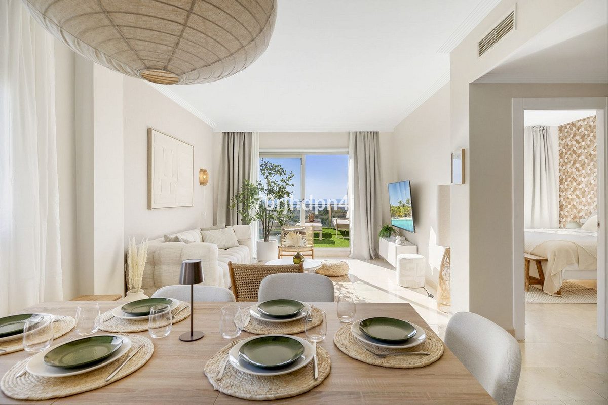 Penthouse in Estepona, Costa del Sol – 3 beds – 650000 € - photo 34 of 36