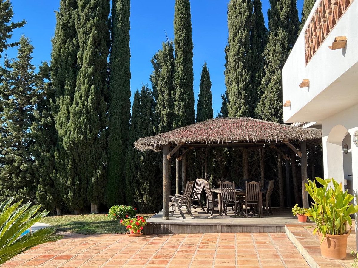 Detached Villa in Mijas, Costa del Sol – 4 beds – 1550000 € - photo 2 of 31