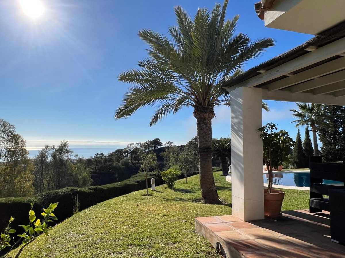 Detached Villa in Mijas, Costa del Sol – 4 beds – 1550000 € - photo 4 of 31