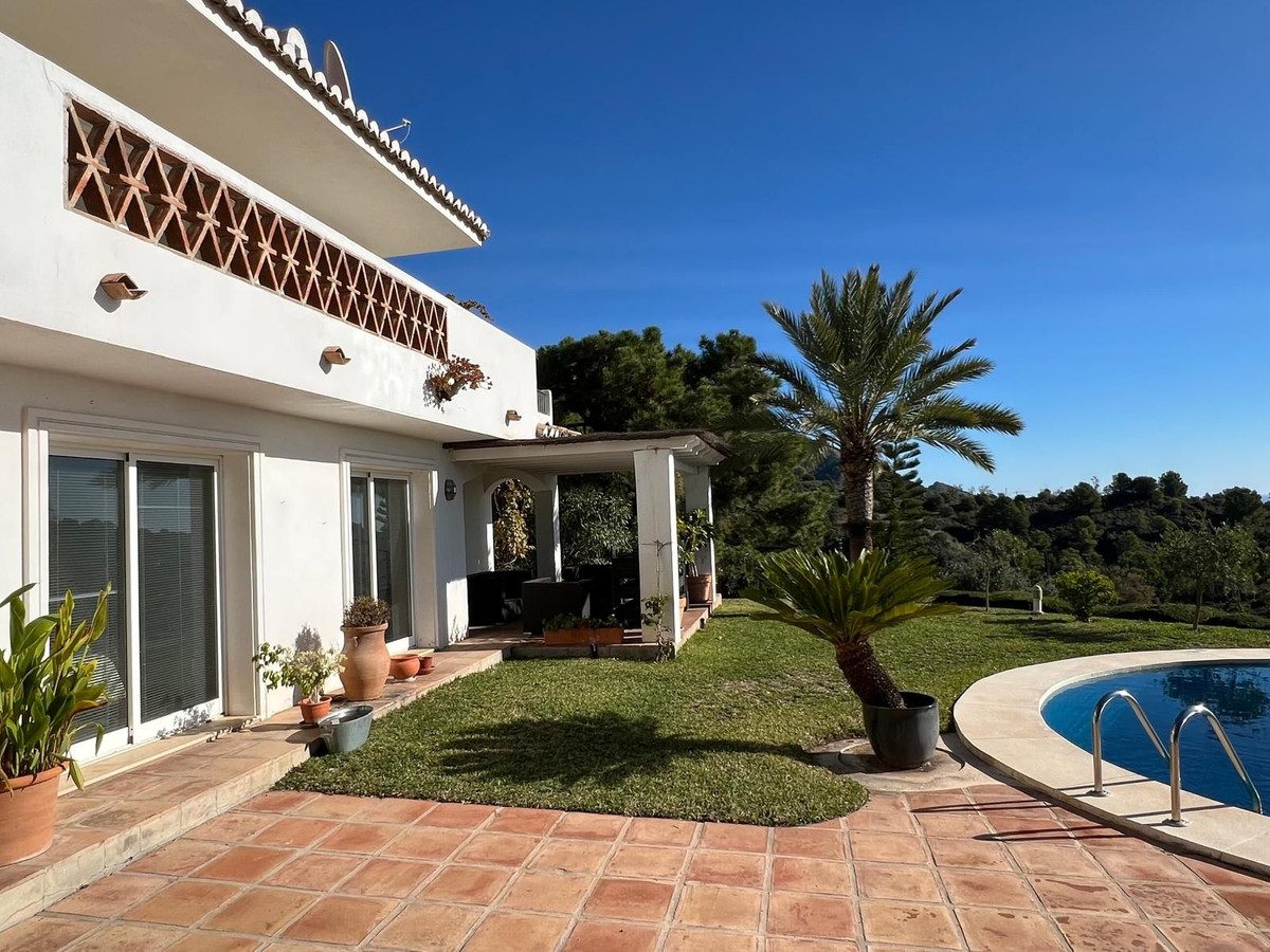 Detached Villa in Mijas, Costa del Sol – 4 beds – 1550000 € - photo 5 of 31