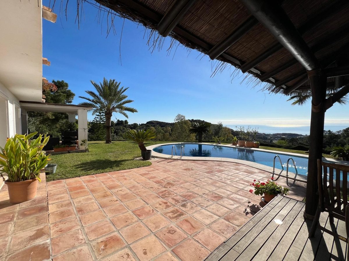 Detached Villa in Mijas, Costa del Sol – 4 beds – 1550000 € - photo 7 of 31