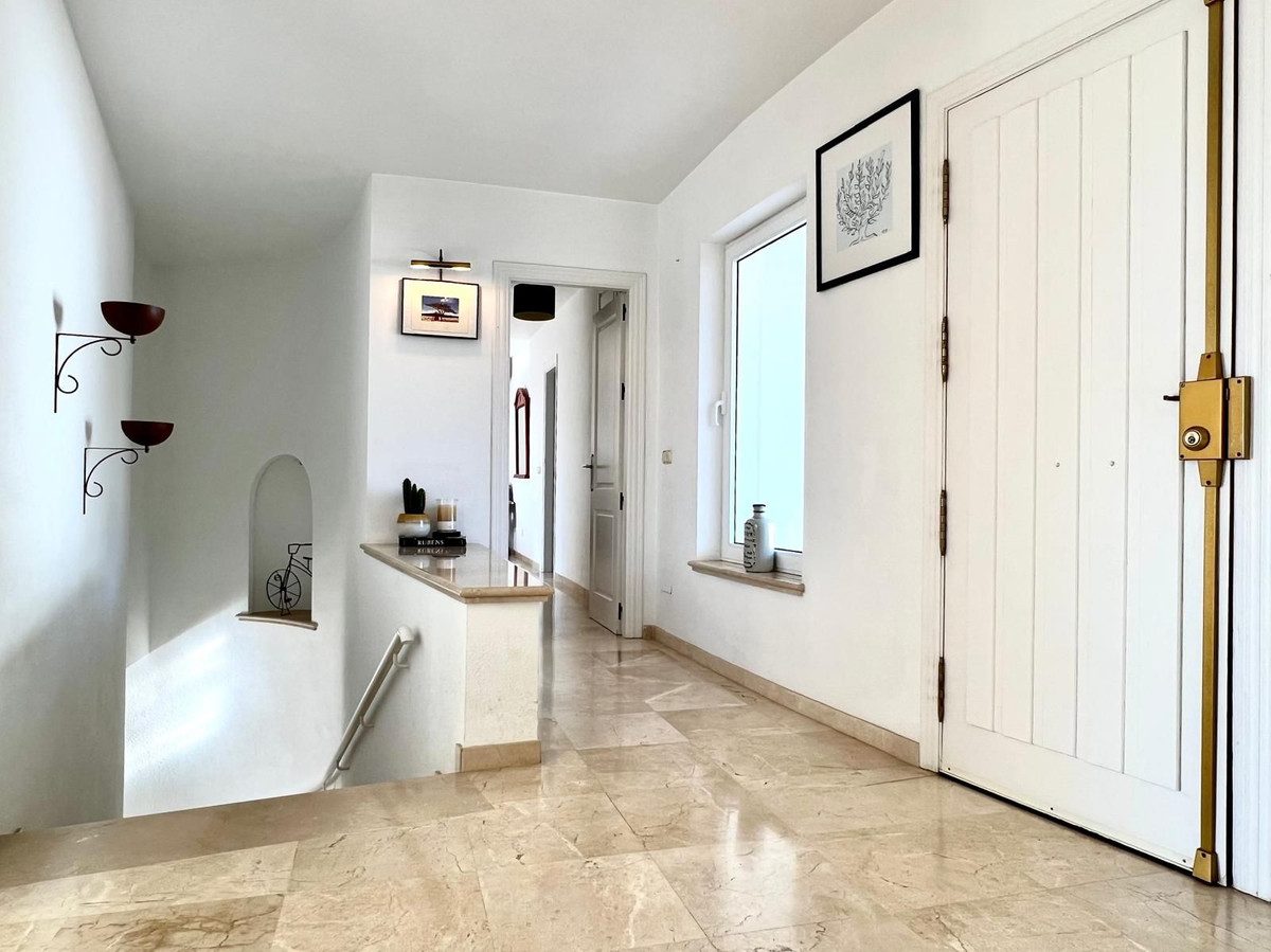 Detached Villa in Mijas, Costa del Sol – 4 beds – 1550000 € - photo 22 of 31