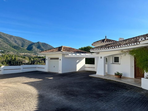 Detached Villa in Mijas, Costa del Sol – 4 beds – 1550000 € - photo 23 of 31
