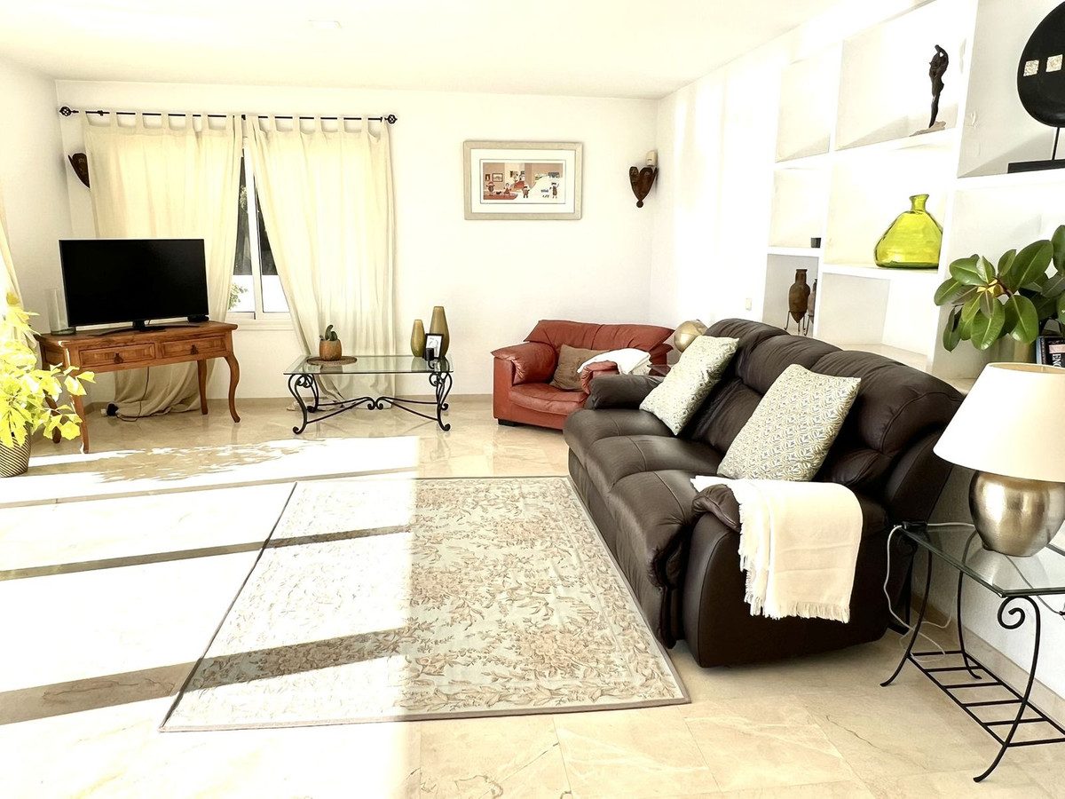 Detached Villa in Mijas, Costa del Sol – 4 beds – 1550000 € - photo 27 of 31