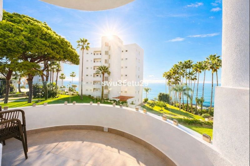 Middle Floor Apartment in Mijas, Costa del Sol – 2 beds – 490000 €