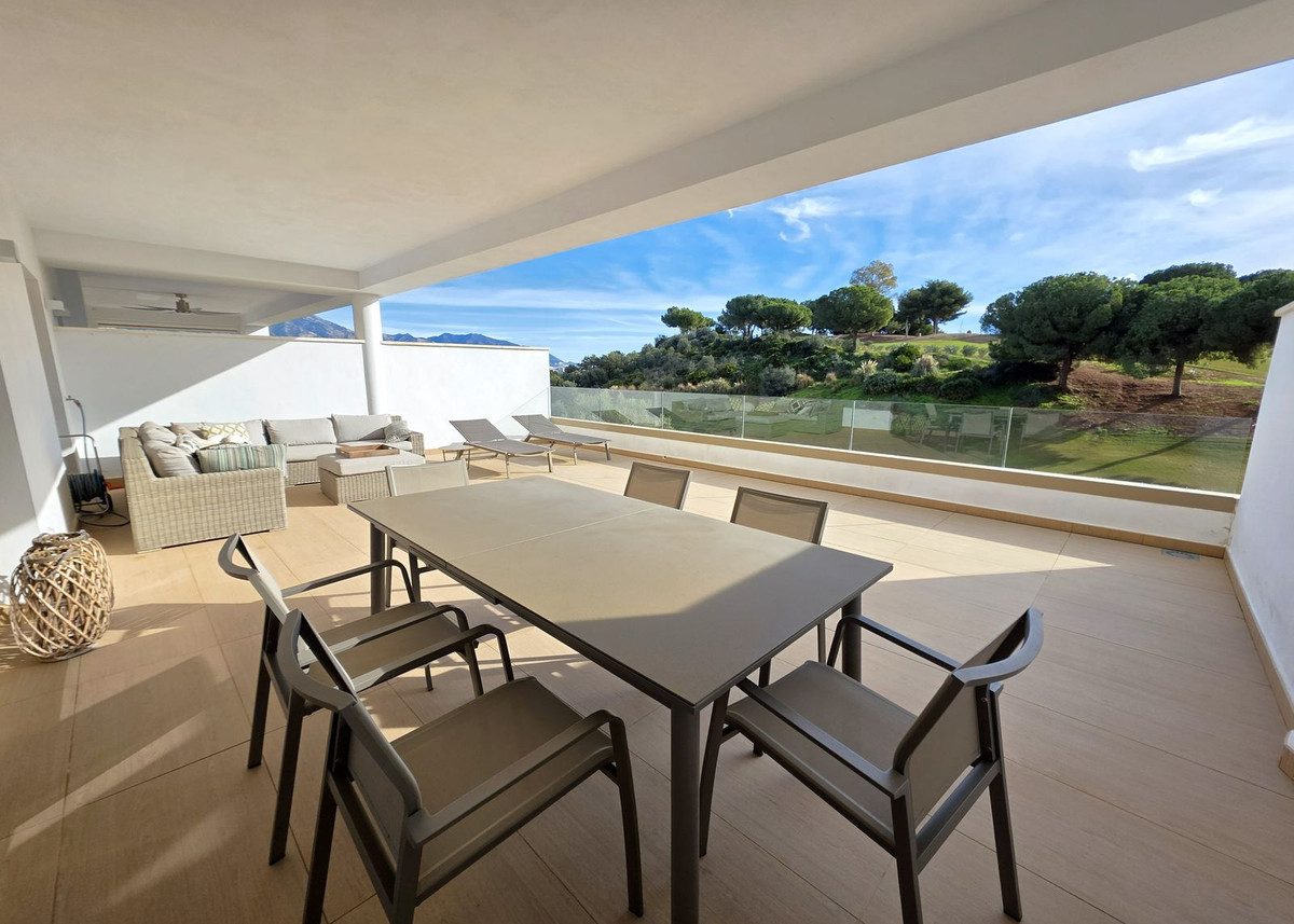 Middle Floor Apartment in Mijas, Costa del Sol – 2 beds – 485000 € - photo 2 of 33