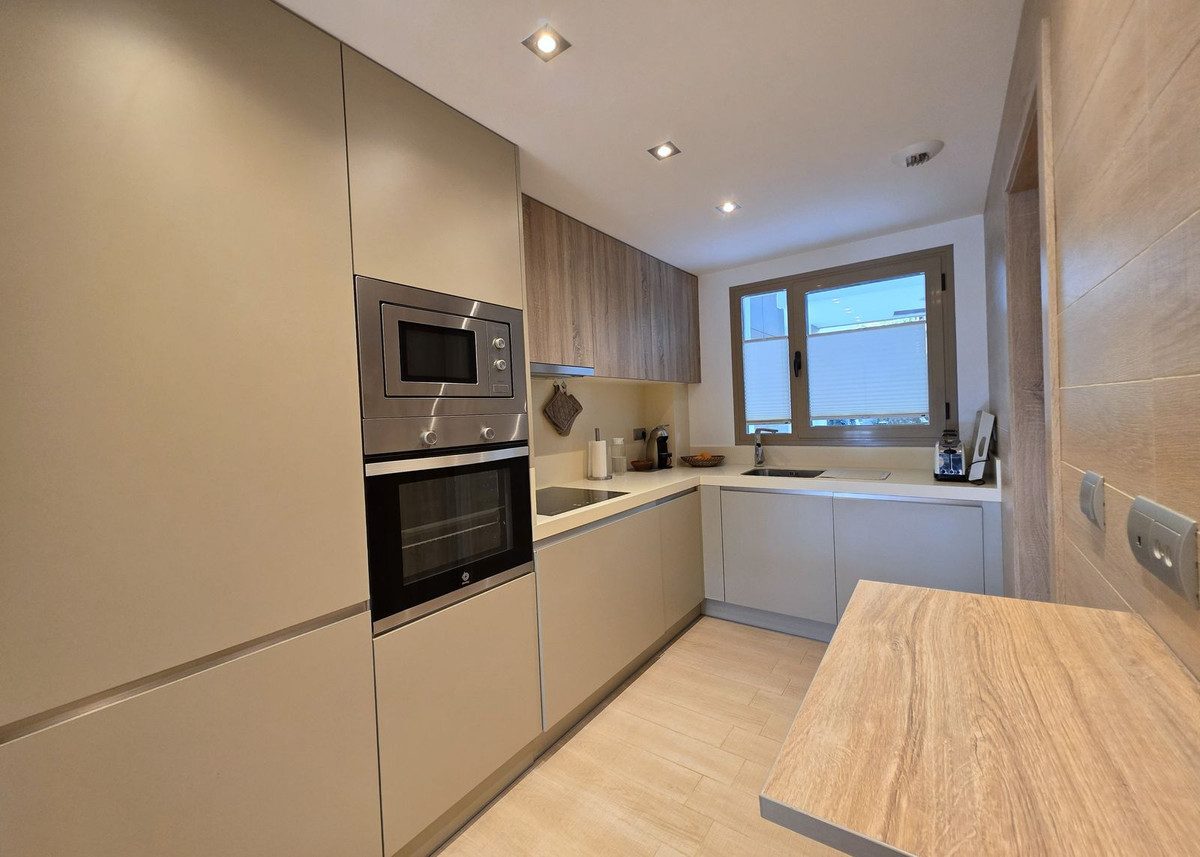 Middle Floor Apartment in Mijas, Costa del Sol – 2 beds – 485000 € - photo 4 of 33