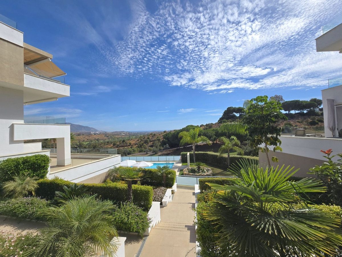 Middle Floor Apartment in Mijas, Costa del Sol – 2 beds – 485000 € - photo 5 of 33