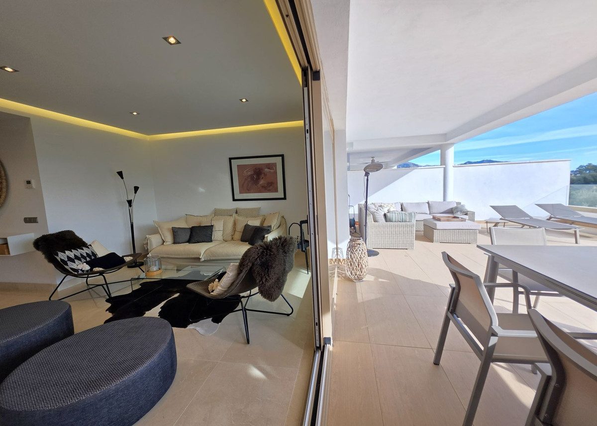 Middle Floor Apartment in Mijas, Costa del Sol – 2 beds – 485000 € - photo 6 of 33