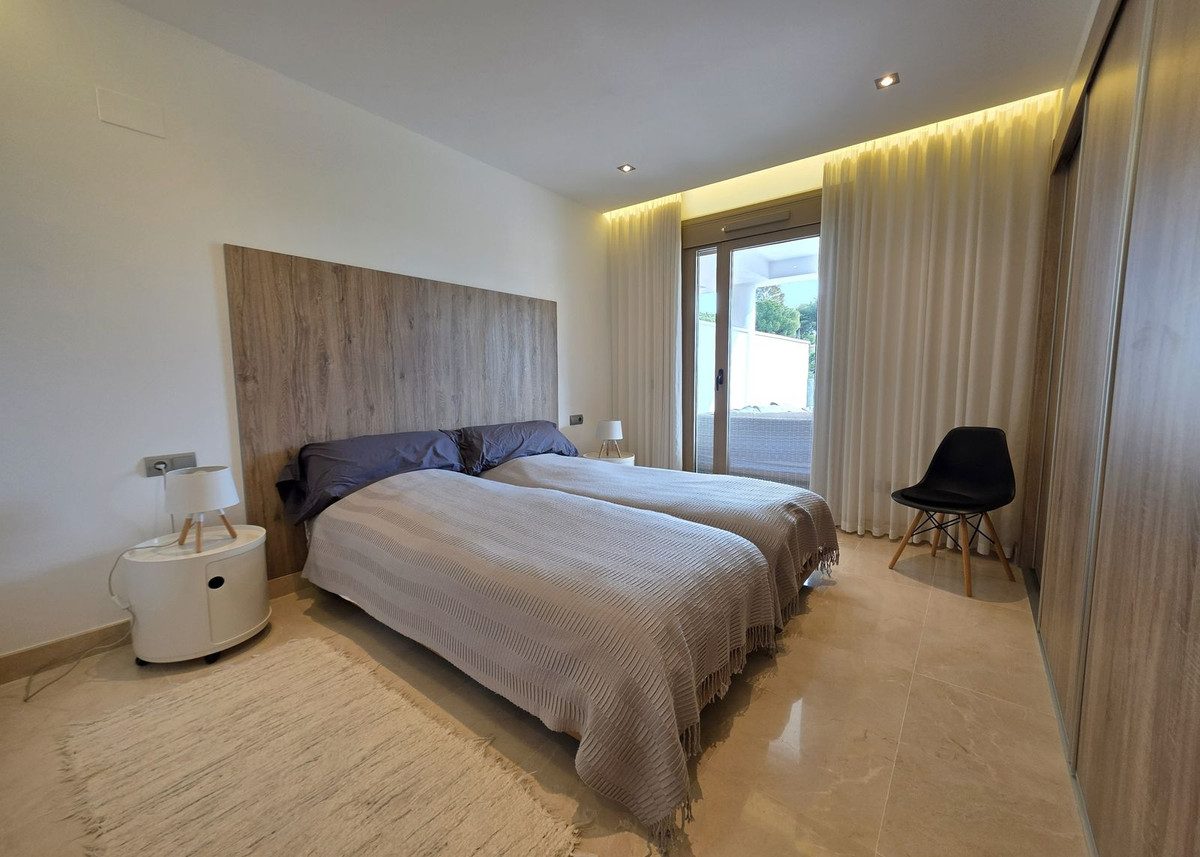 Middle Floor Apartment in Mijas, Costa del Sol – 2 beds – 485000 € - photo 7 of 33