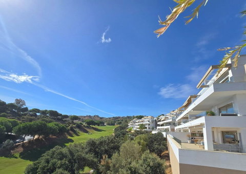 Middle Floor Apartment in Mijas, Costa del Sol – 2 beds – 485000 € - photo 12 of 33
