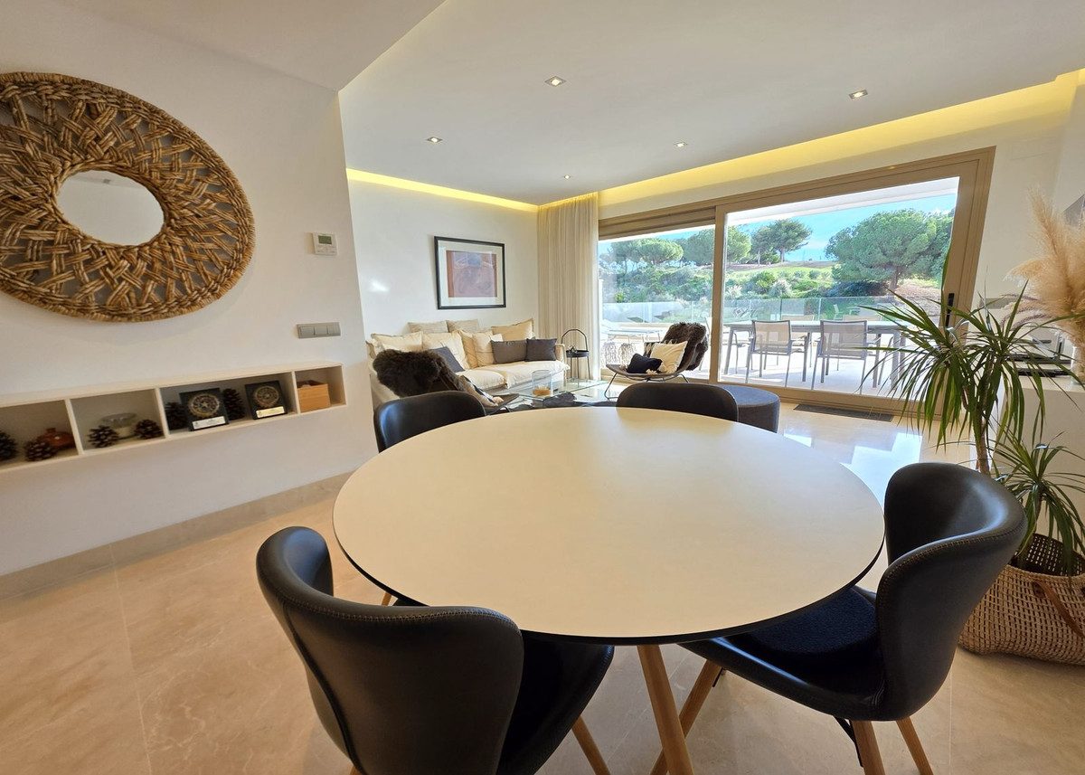 Middle Floor Apartment in Mijas, Costa del Sol – 2 beds – 485000 € - photo 13 of 33