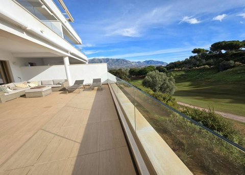 Middle Floor Apartment in Mijas, Costa del Sol – 2 beds – 485000 € - photo 15 of 33
