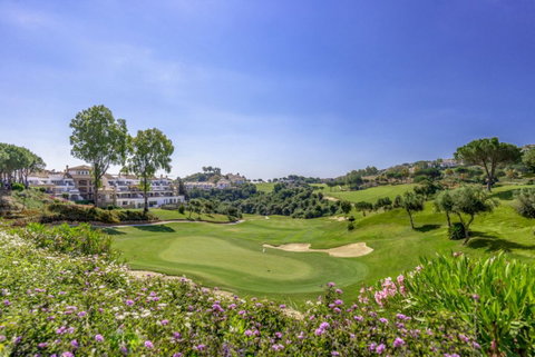 Middle Floor Apartment in Mijas, Costa del Sol – 2 beds – 485000 € - photo 22 of 33
